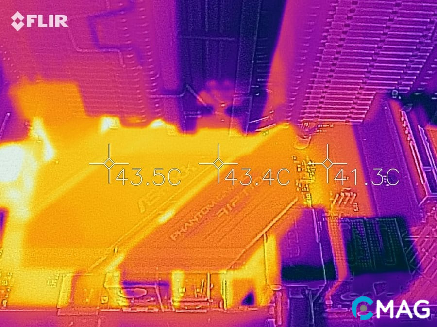 danh-gia-asrock-z690-pg-riptide-32 Kiểm tra mức độ hoạt động hiệu quả của VRM