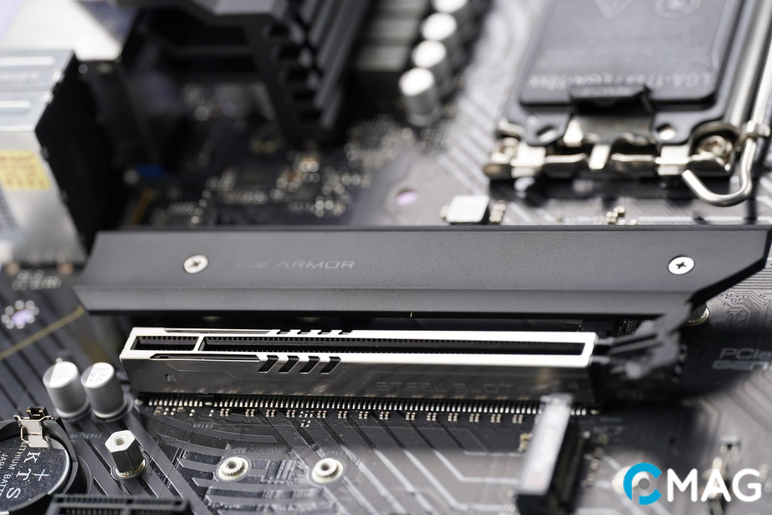 danh-gia-asrock-z690-pg-riptide-8 Khe PCIe Gen 5 áp dụng công nghệ SMT