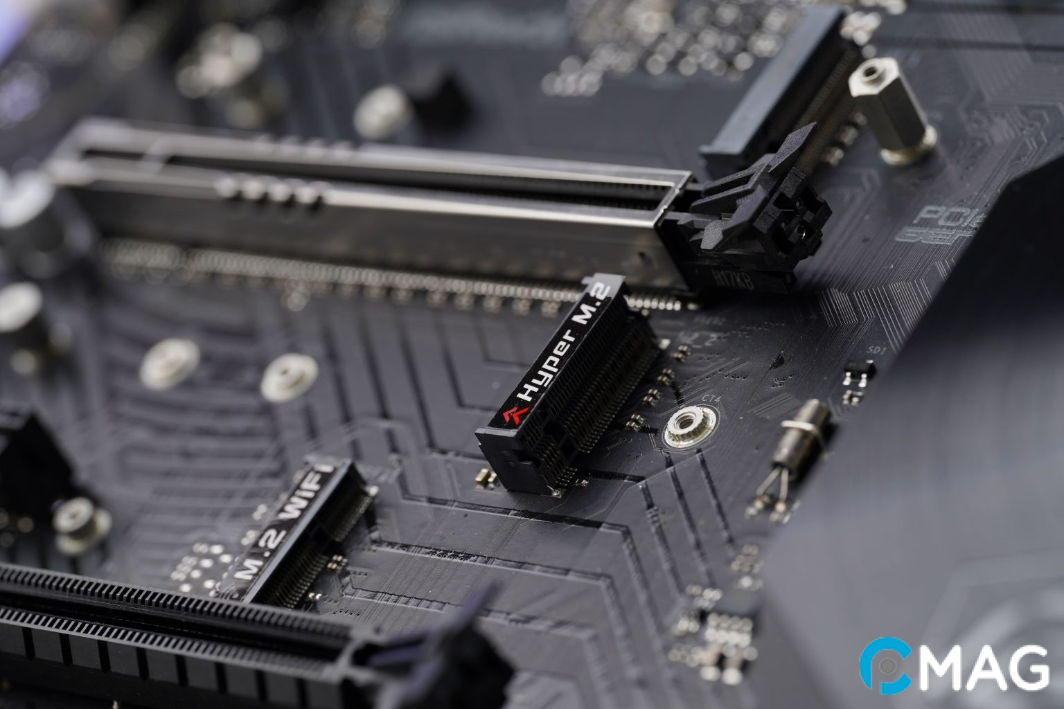 danh-gia-asrock-z690-pg-riptide-9 Khe PCIe Gen 5 áp dụng công nghệ SMT